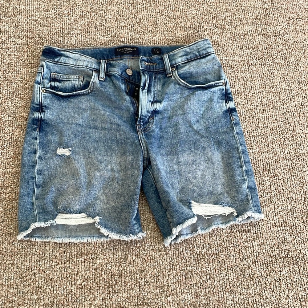 Lucky Brand Los Angeles Jean Shorts. Size 6/28. Hardly worn. Like new.